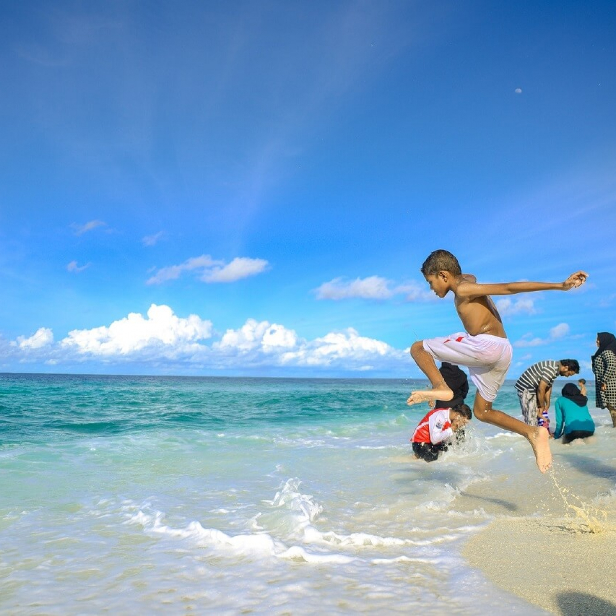 Local island. Мальдивы плюсы и минусы отдыха. Пляж Thundi. Caribbean Travel. Косметичні новинки для літа і відпустки.