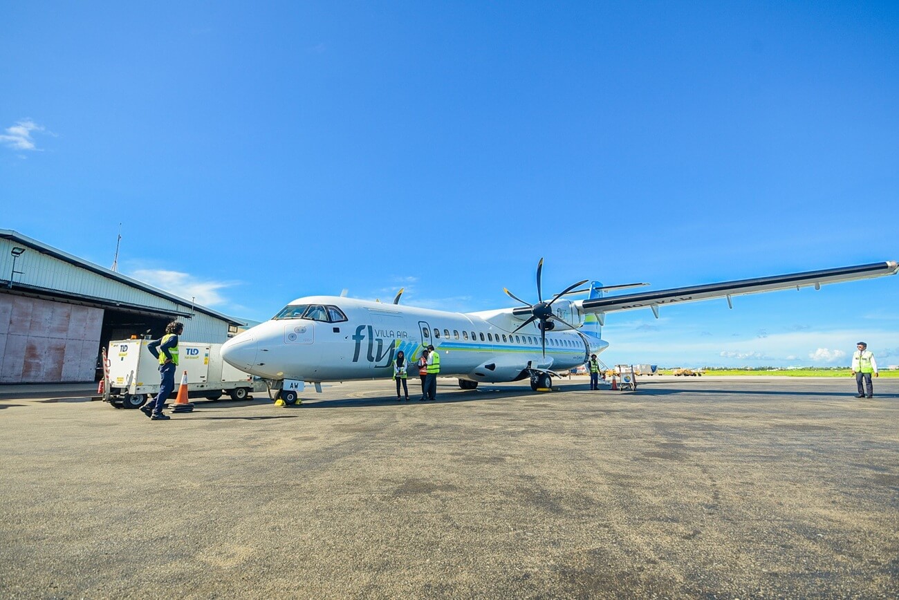 Which airlines fly to the Maldives
