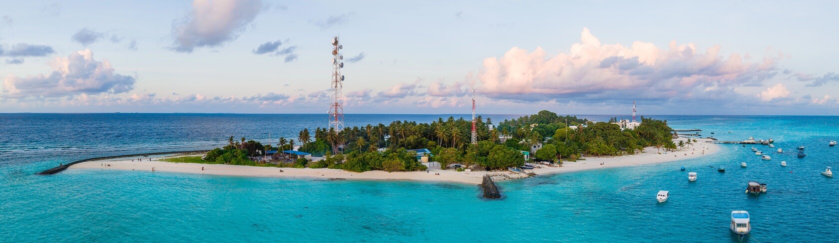 Fulidhoo Island in Maldives - Snorkeling and other activities