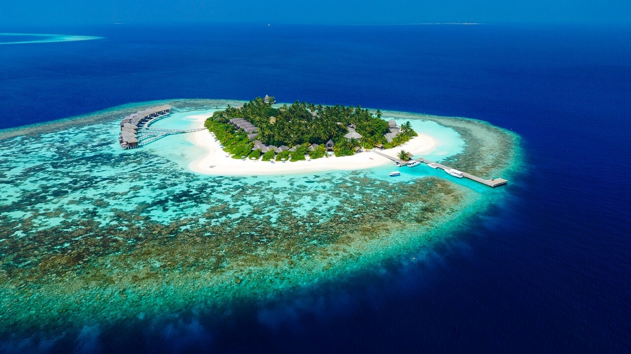 Maldives. How to visit two islands in one trip