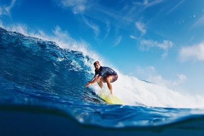 Surfing in the Maldives: Spots, Prices, and Season