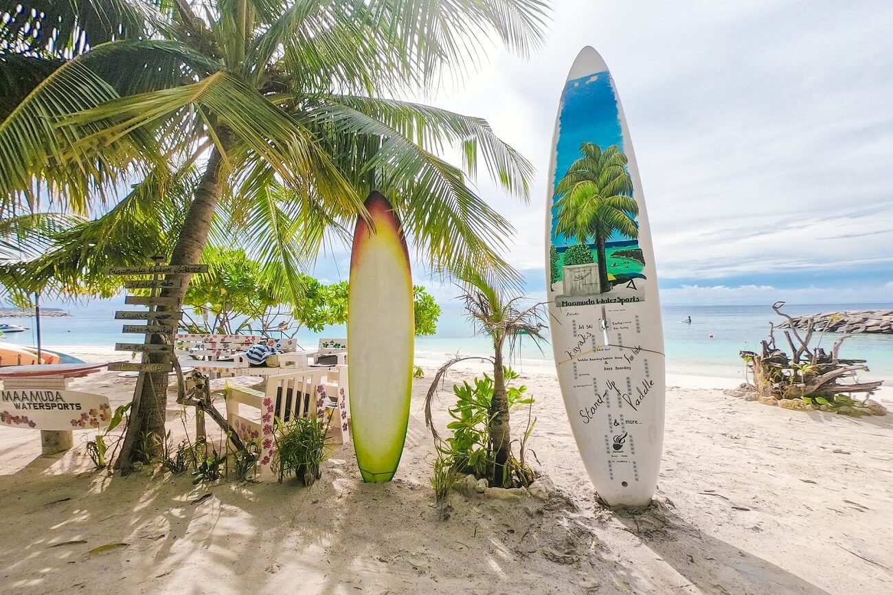 The best surfing spots in the Maldives: where, when, for surfers of all skill levels