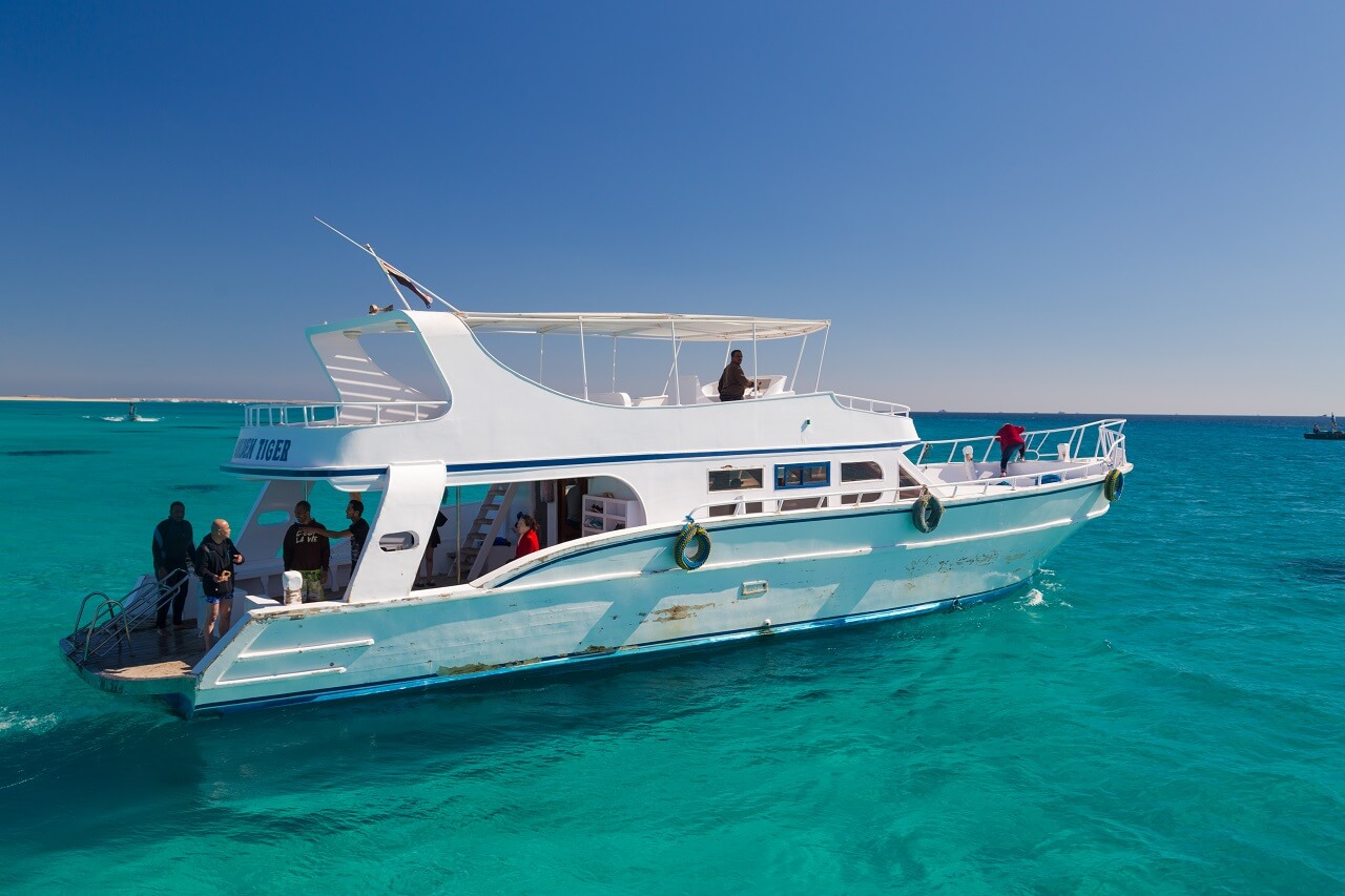 Maldives yacht cruise: best offers, prices, what to see