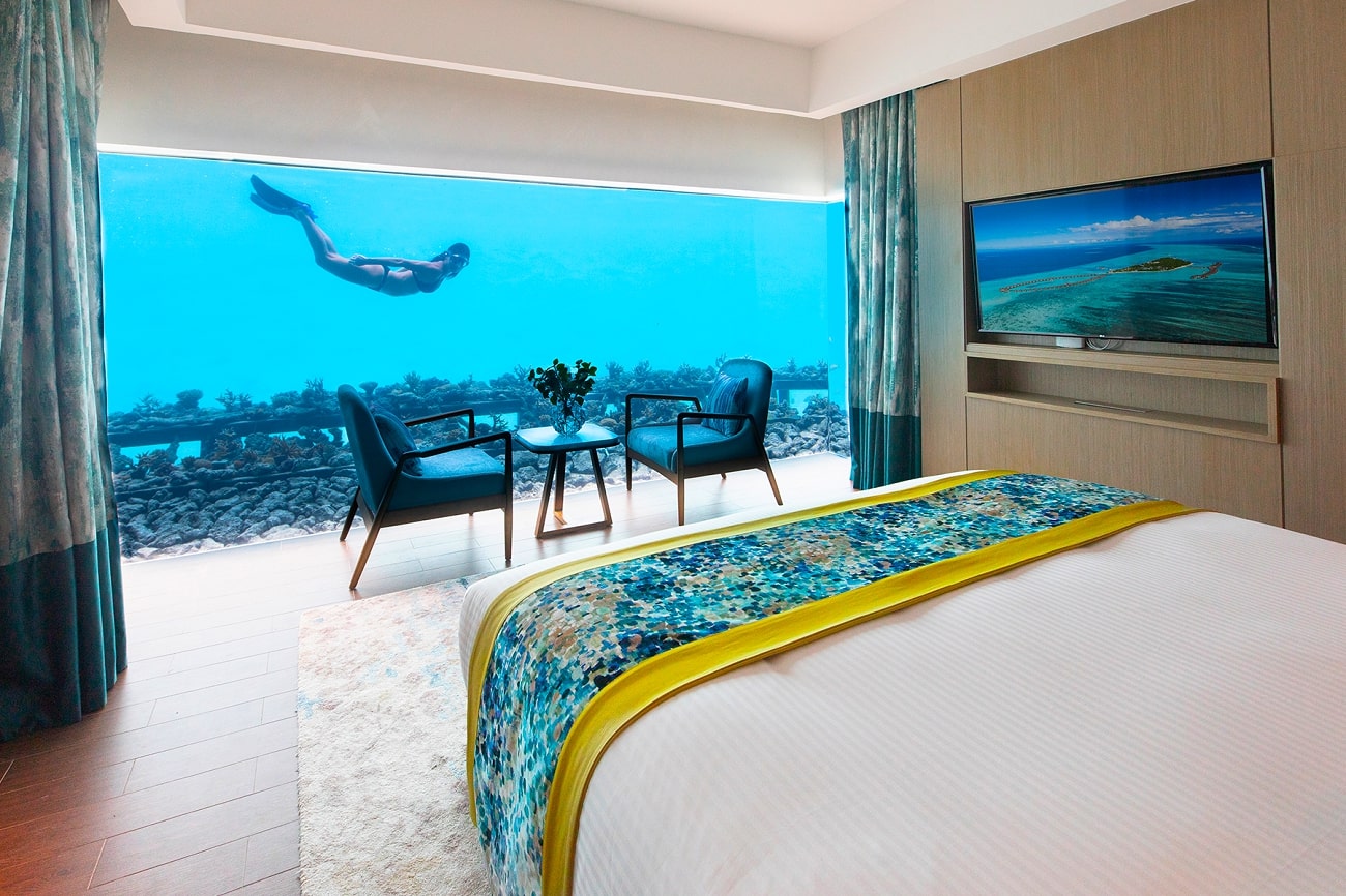 Отели Мальдив, где спальня под водой