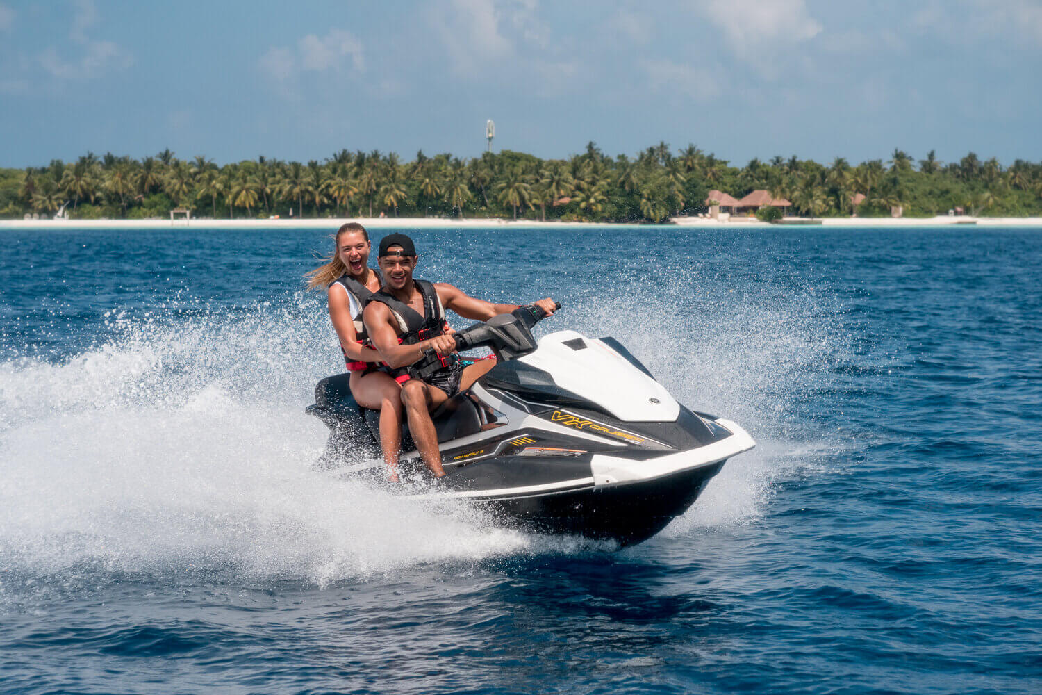 Водные виды спорта на Мальдивах: какие отели выбрать