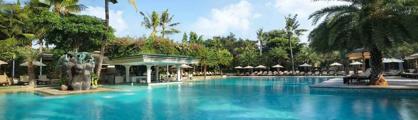 Лучшие отели Бали с баром у бассейна