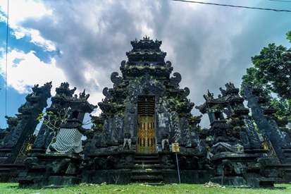 What to see in Legian, Bali: beach, hotels, and entertainment