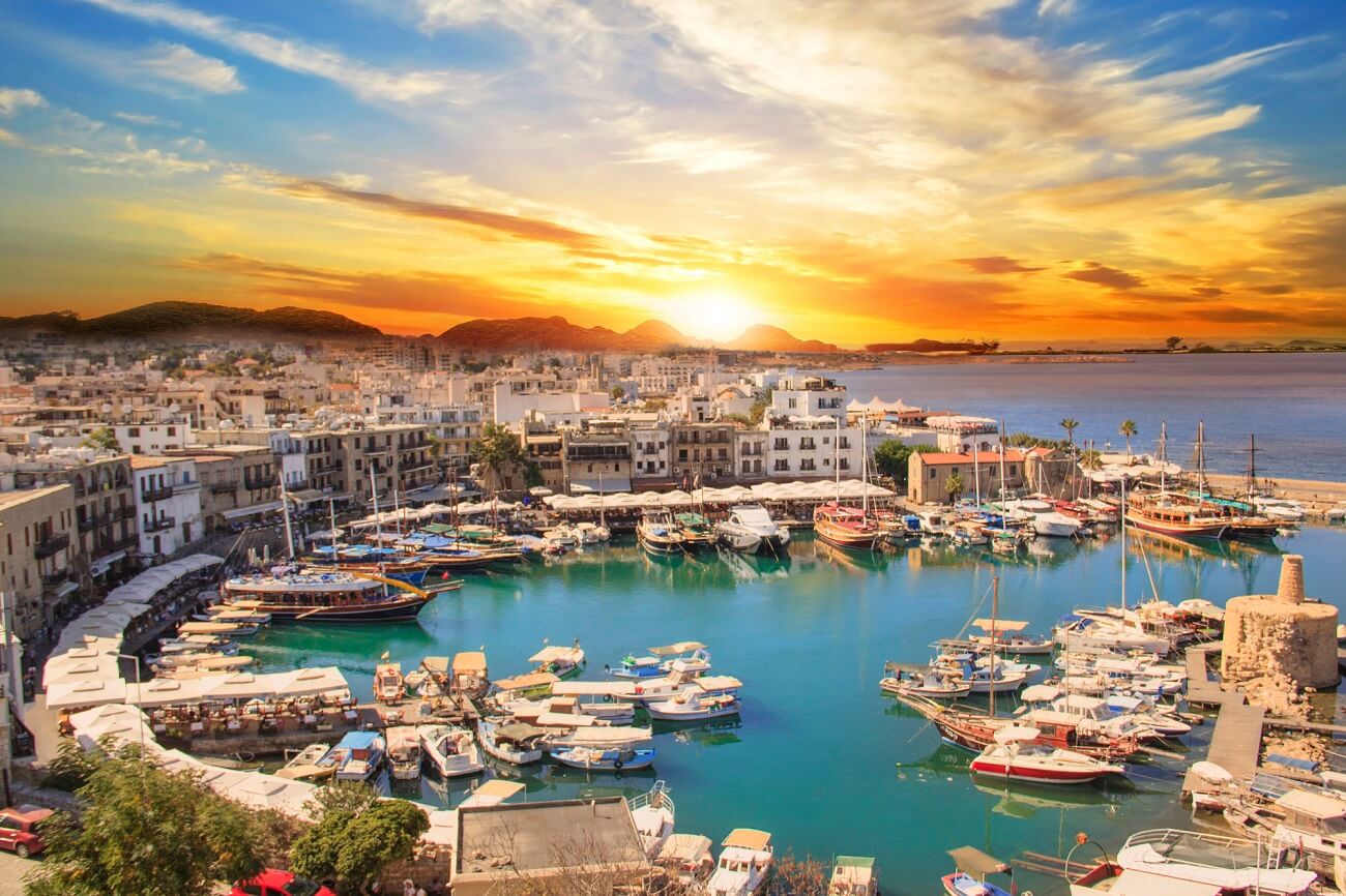 Kyrenia city in Cyprus: hotels, restaurants, transport, attractions